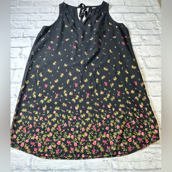 Old Navy Black Floral Dress. V-Neck. Sleeveless. Tie in the Back. Size L. - Picture 3 of 7